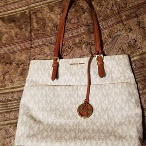 Michael Kors Bedford Tote